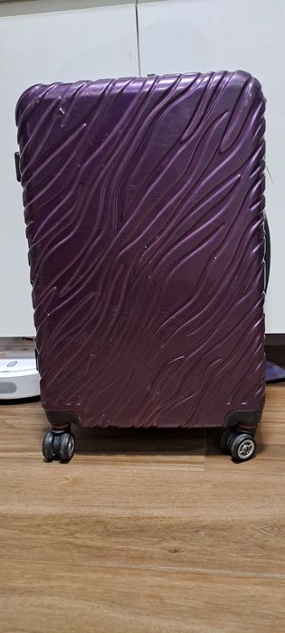 Чемодан на колесах 65×38×24 см