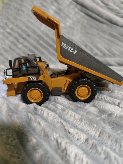 Самосвал на радиоуправлении, машинка на радиоуправлении