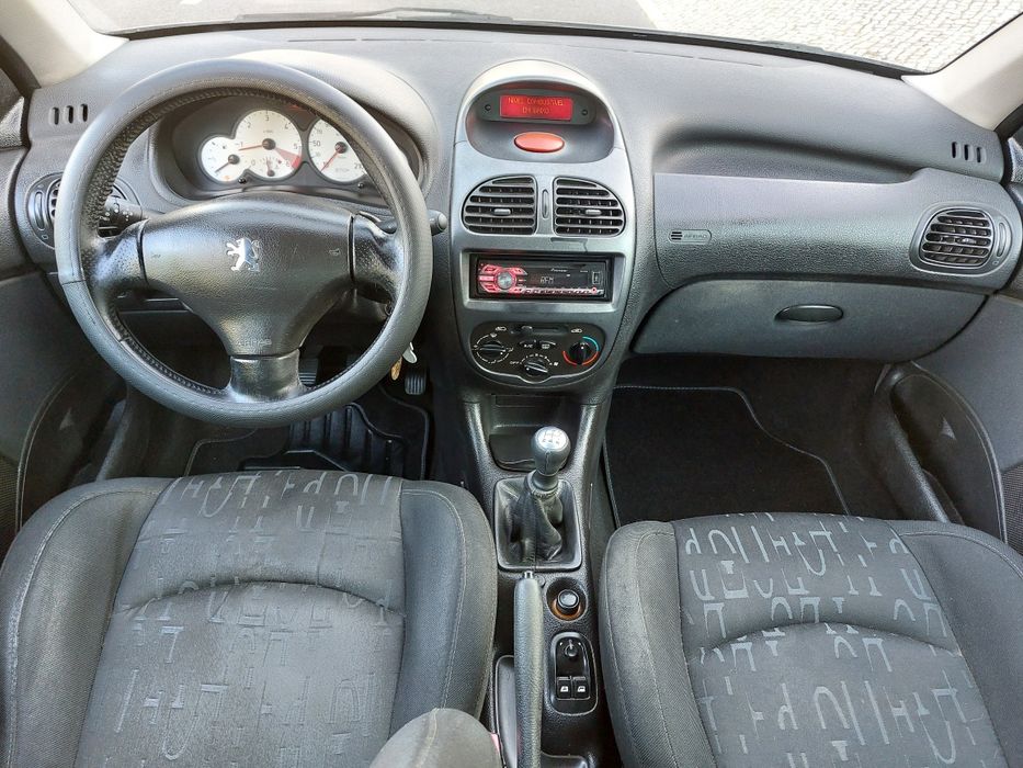 Peugeot 206 XS 2.0 Hdi Ano 2003 estimado económico 2 donos