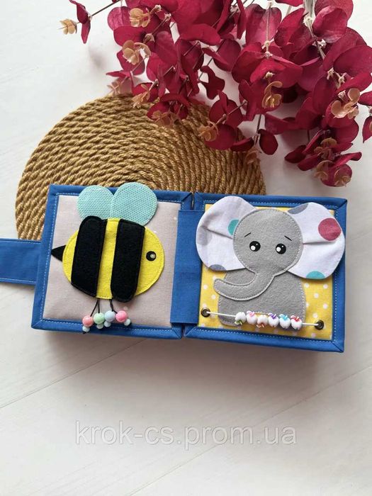 Розвиваюча іграшка.Подарунок .М'яка розвиваюча книга ручної роботи