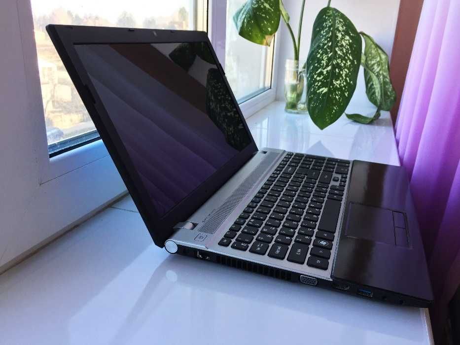 Надежный ноутбук Acer, работает хорошо