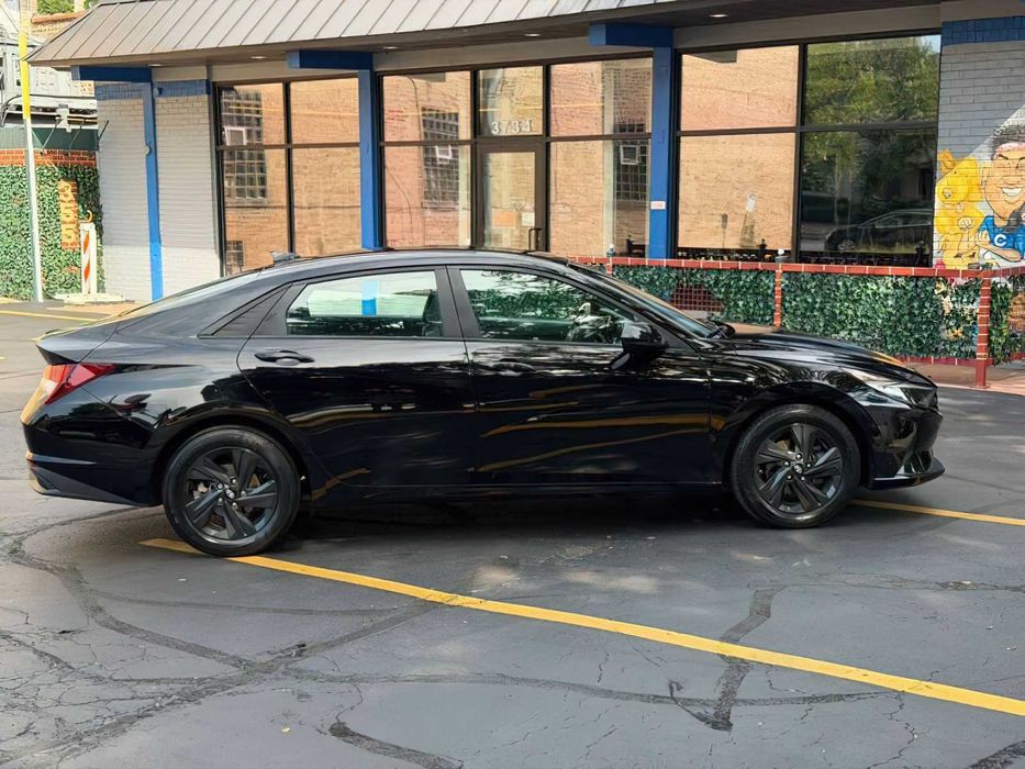 Hyundai Elantra      2022