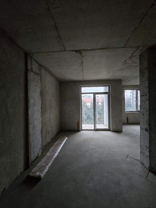 2-кімн квартира вільного планування поруч із парком Боздош Під ремонт