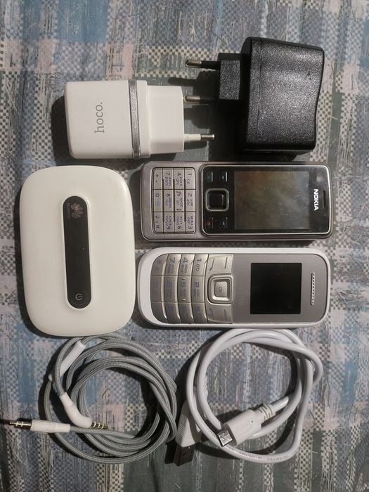 Телефоны,зарядки