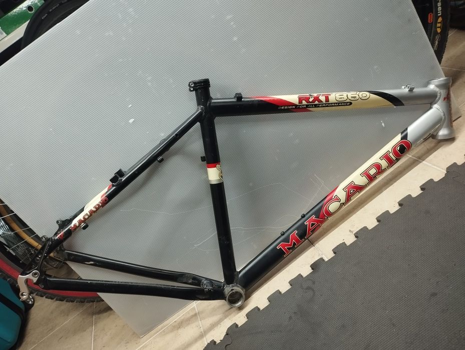 SKOTCH’s Bikes Garage... Peças, pecinhas e um monte de parafusos!!!