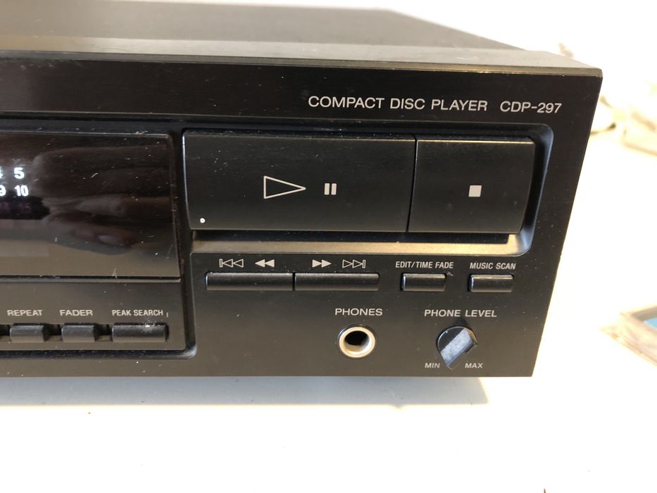 odtwarzacz płyt kompaktowych sony CDP 297