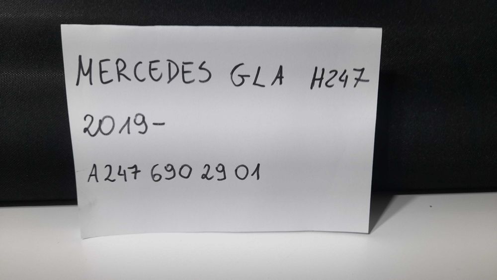 Mercedes GLA tylna półka bagażnika