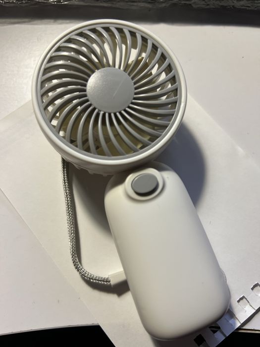 Ручной мини вентилятор
