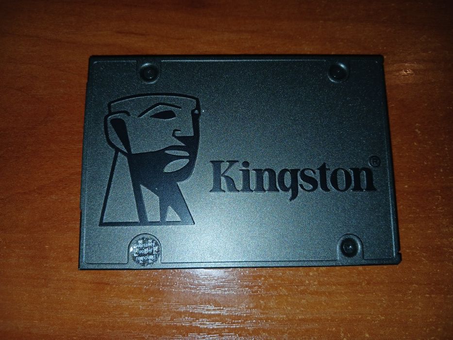 SSD Kingston 240 ГБ