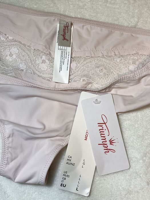 Triumph Nowe majtki Lovely Micro Brazilian String 40/L jasny róż z koronką
