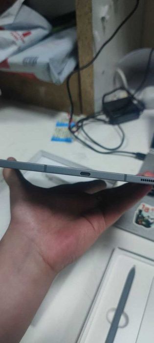 Продам Планшет Samsung Tab S9 FE (SM-X510) Wi-fi 6/128