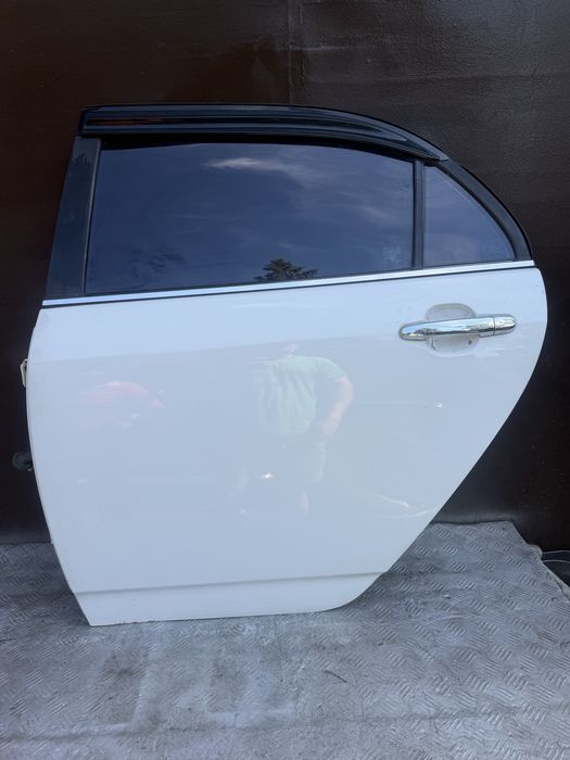 Дверь  бид ф3 byd f3 год 10 кузов хеч