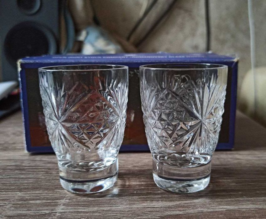 Кришталеві чарки