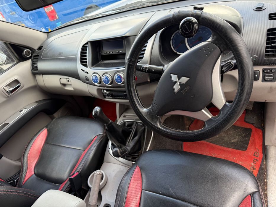 L200 2009Rok 148 mil Anglik