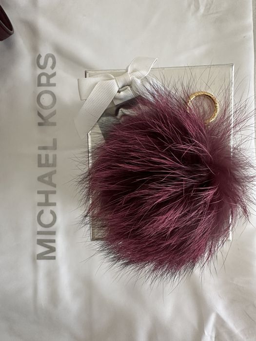 Mala bordeaux Michael Kors + acessório pêlo (NOVA)