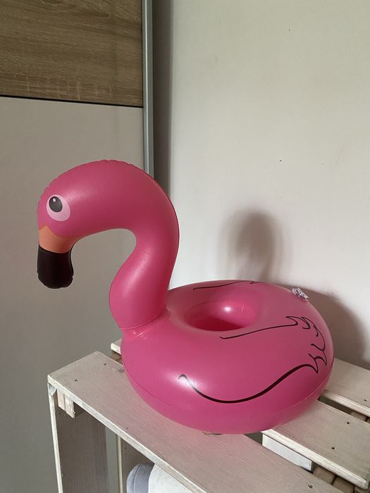 Dmuchany uchwyt na napój do basenu flaming