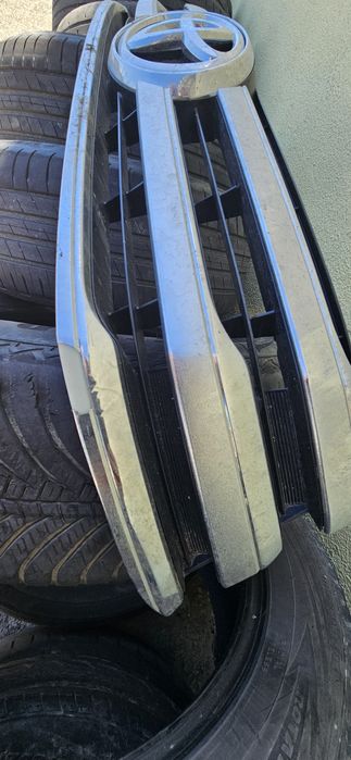 Grela frontal toyota hilux