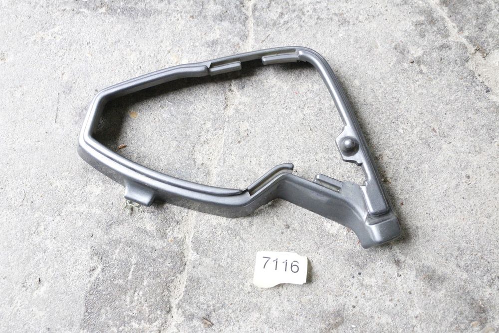 7116  Ramka lusterka prawa Honda Goldwing GL1500