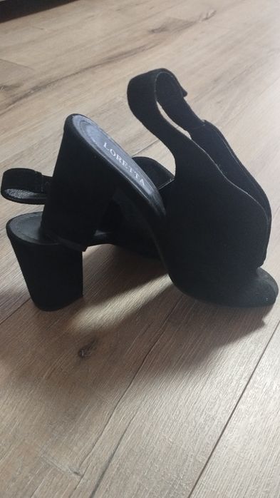 Ботинки, туфлі жіночі