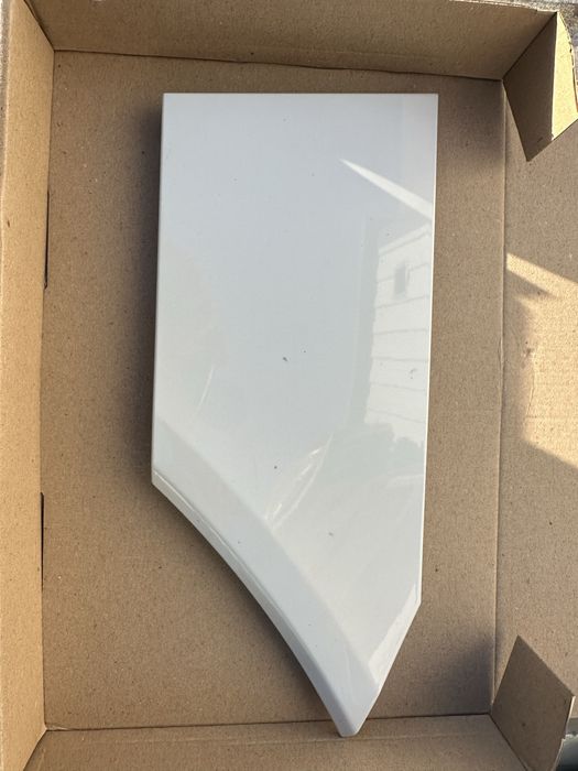 Крышка лючек порта зарядки правый Audi E-tron 50 55, Q8, 4KE810394