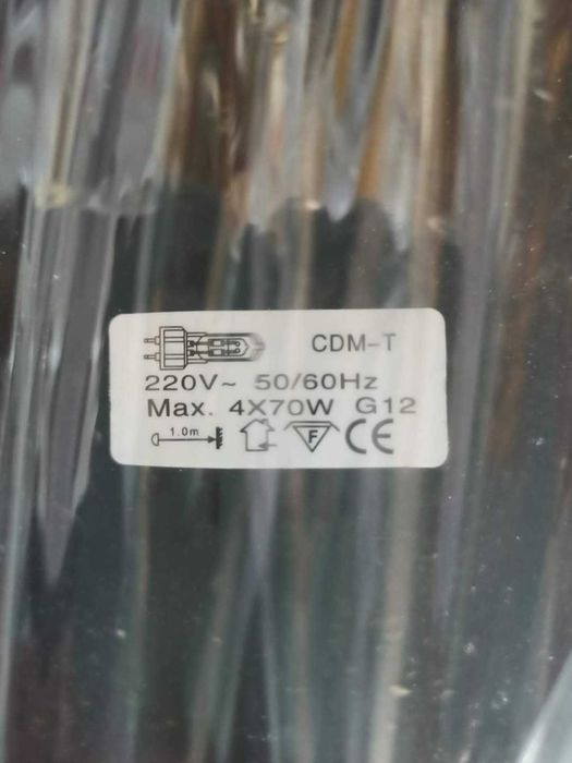 Iluminação para encastrar em tecto falso em Lote ou Unidade