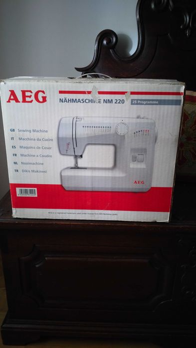 Maquina de Costura AEG