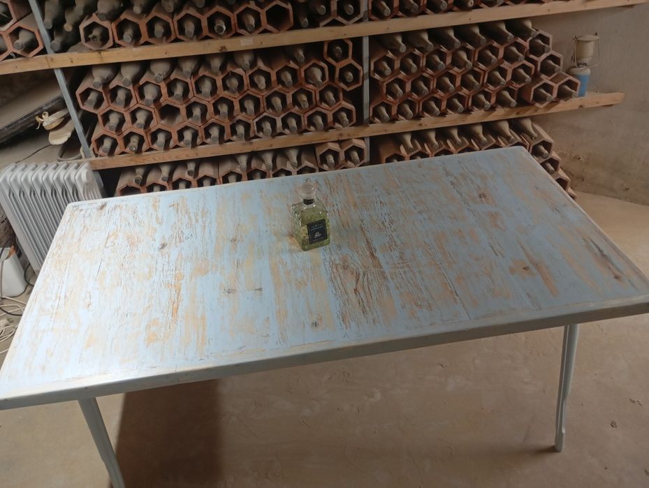 Mesa rustica em excelente estado