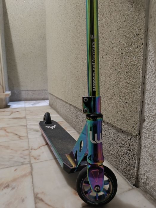 Longway Summit Trotinete Freestyle (Full Neochrome)