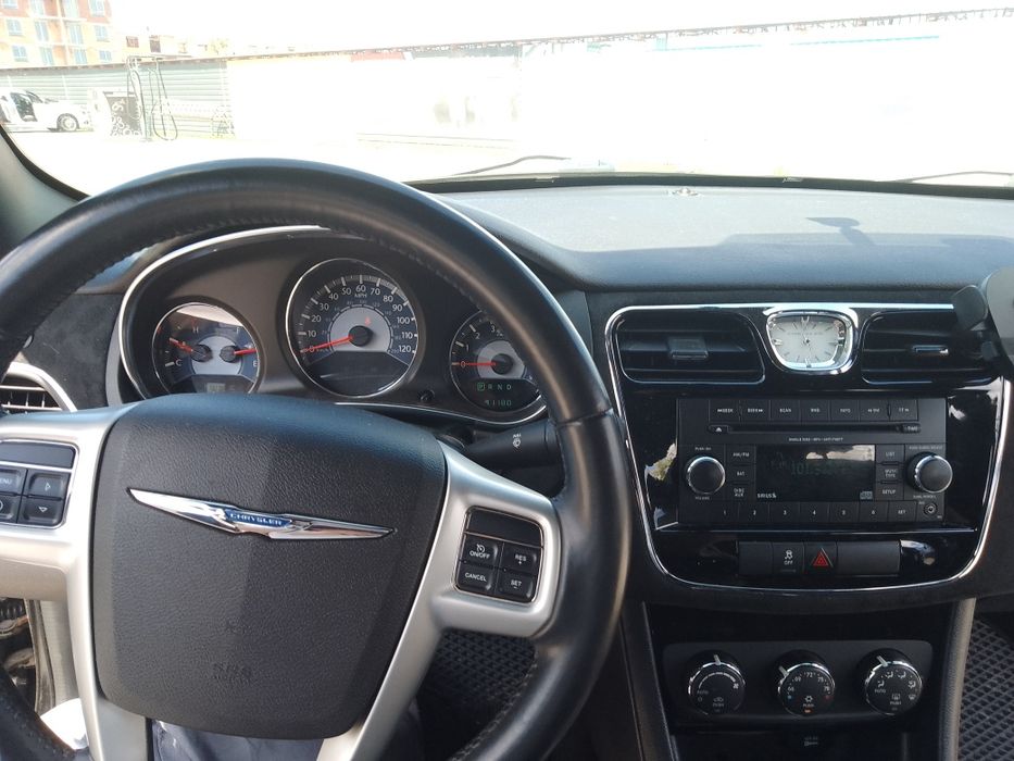 Продам Chrysler 200