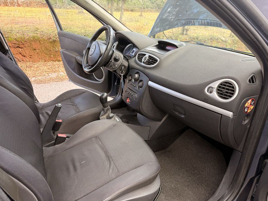Renault Clio 1.5 dci para venda!