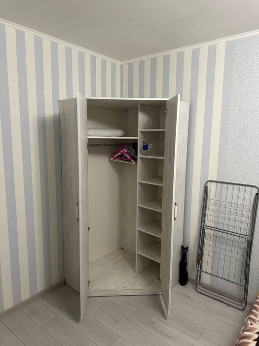 Кімната Позняки для дівчини без власників  є генератор для ліфту