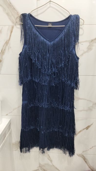 Nowa sukienka w kolorze granatowym, frędzle lekko połyskujące