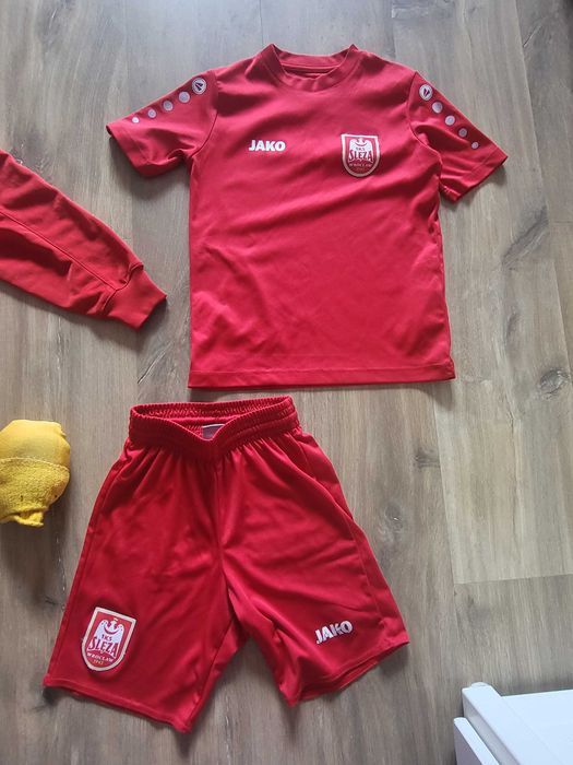 Strój sportowy ślęży. Dla dzieci. Piłka nożna.