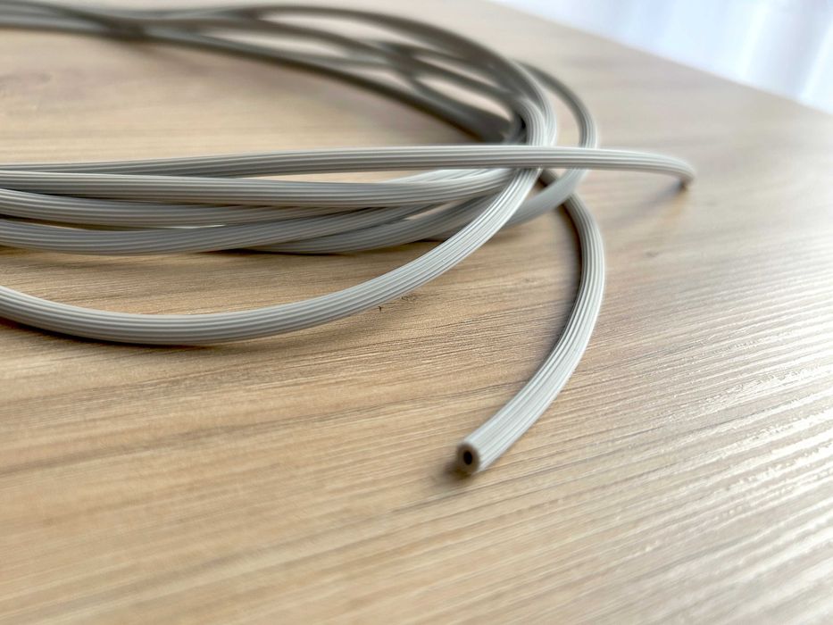 Uszczelka Szara Do Mocowania Siatki W Moskitierze 6 Metrów