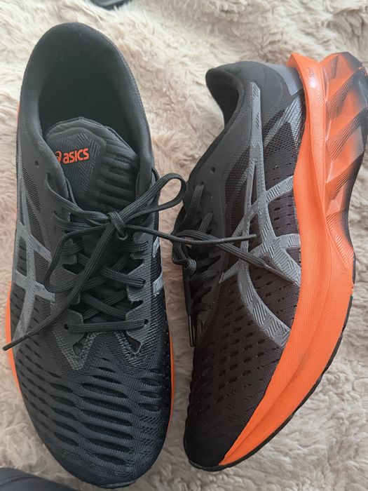 Чоловічі кросівки Asics, 42 р