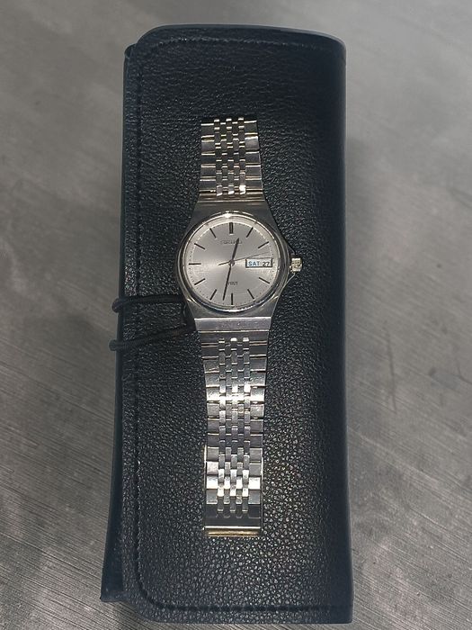 Relógio Seiko Spirit Quartz Prateado