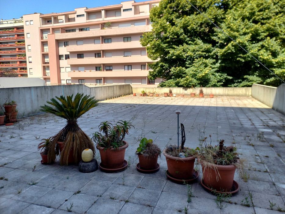 Apartamento T4 no centro de Guimaraes para arrendar