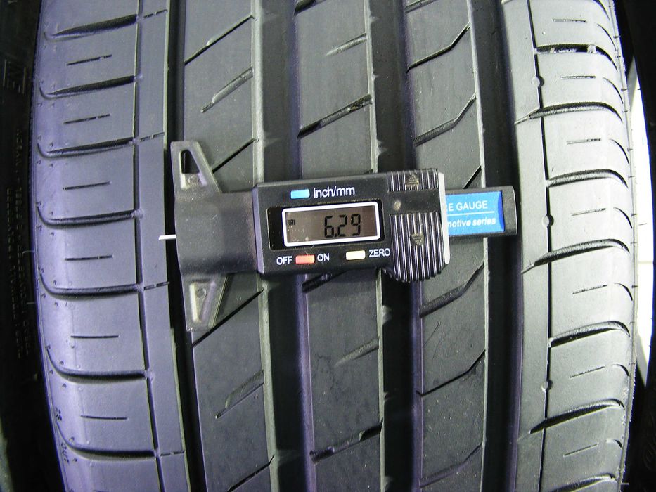 Літня гума 225/35/20 -4 шт.Nexen NFera SU1.