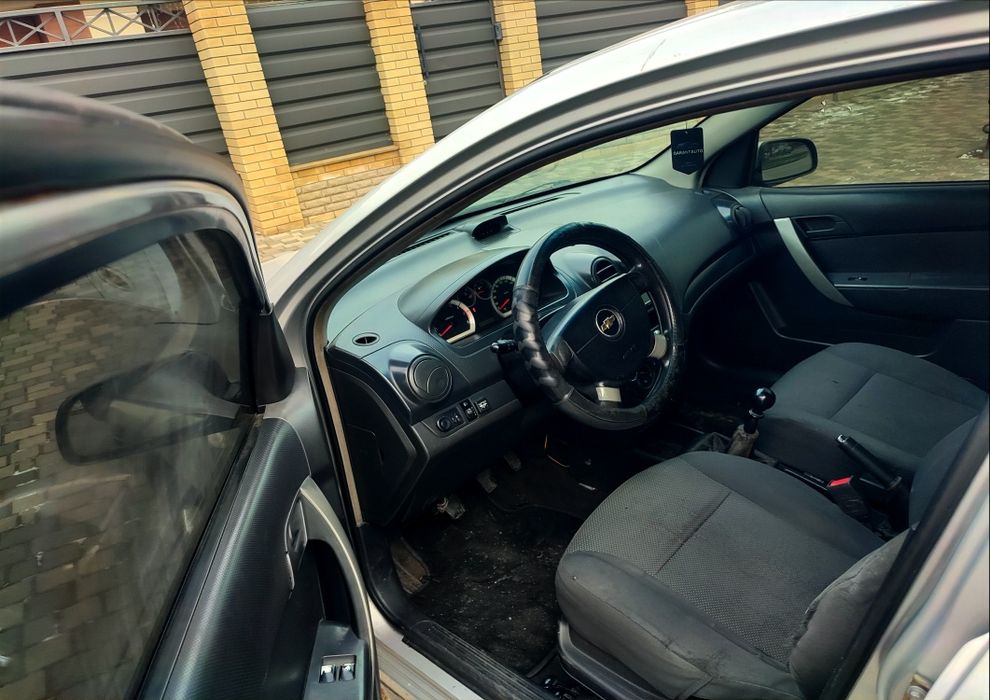 Продам CHEVROLET AVEO 1,5газ/бензин.