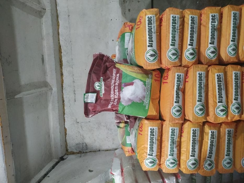 Комбікорм , БМВД , Жом( пшениця,овес,кукурудза,крупи ,макуха)