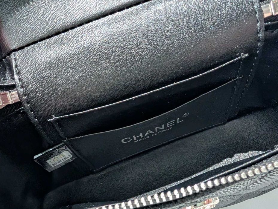 Сумочка Chanel 19 см абсолютно вся шкіряна і верх і підкладка