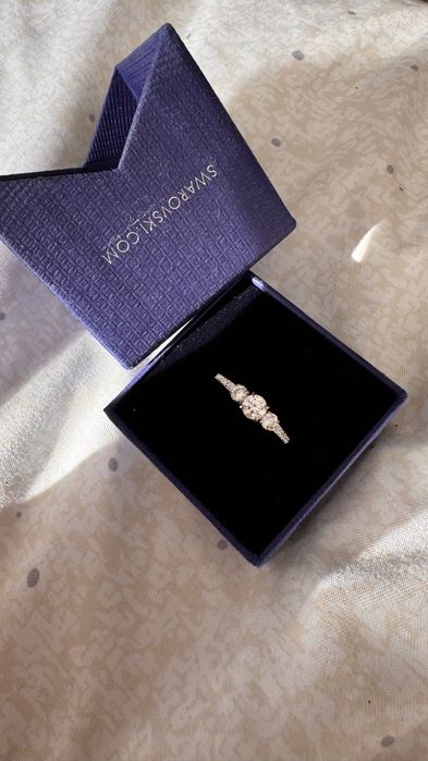Каблучка кольцо Swarovski ATTRACT TRILOGY