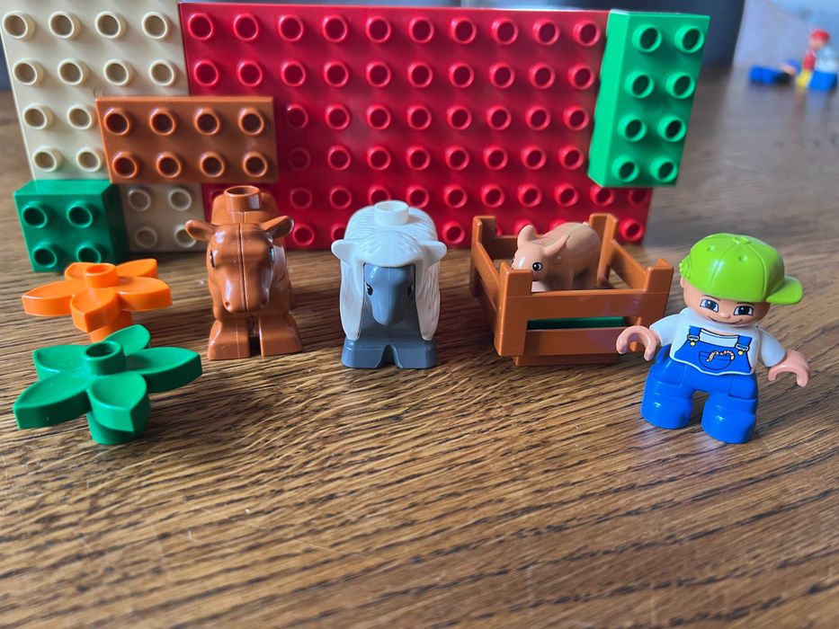 Lego Duplo - zestaw FARMA - farmer, krowa, owca, świnka +