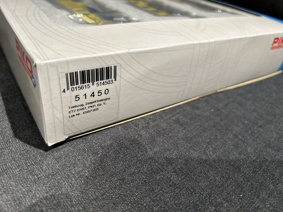 Piko 51450 zespół trakcyjny EN57 PKP Ep. V