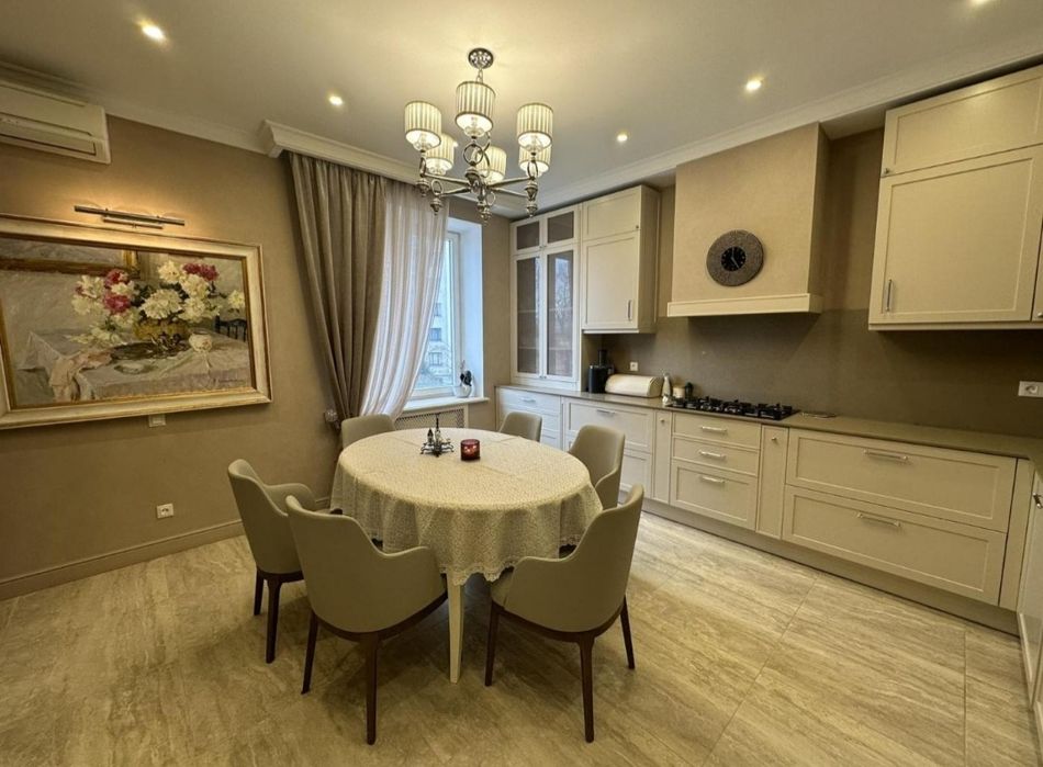 Пер.Мукачевский, Шикарная 3 комнатная квартира возле моря с паркингом