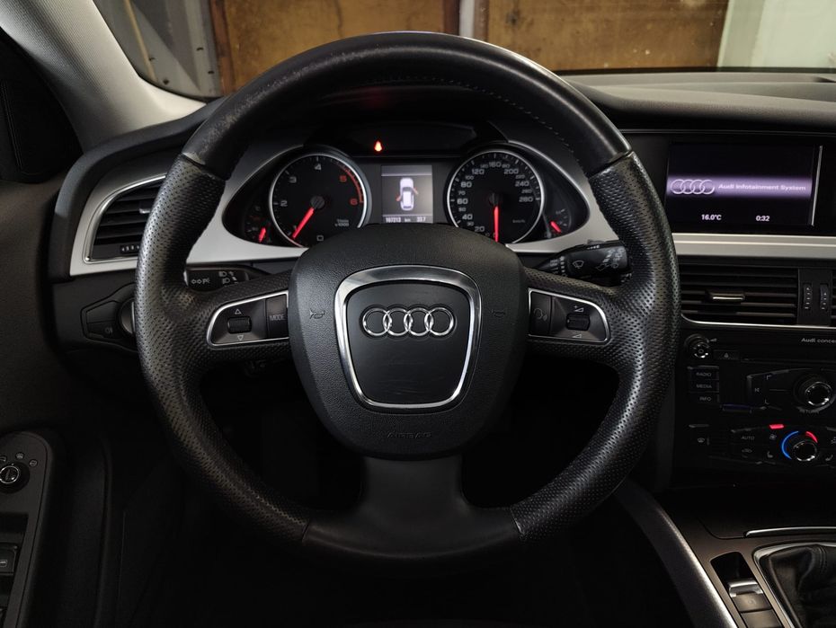 Audi a4 b8 Avant TDI 2.0 Xenon navi