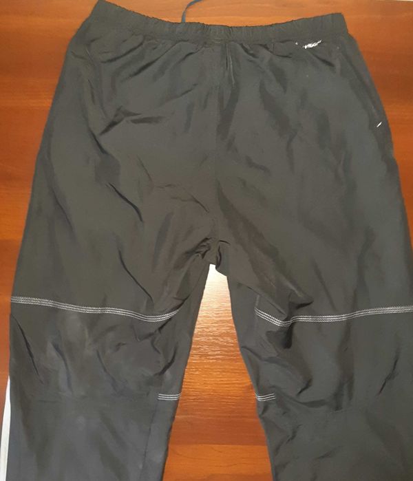 Adidas, czarne z białymi dodatkami, climaproof