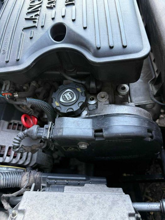 na części zwrotnica poduszka lancia ypsilon kod silnika: 176b9000