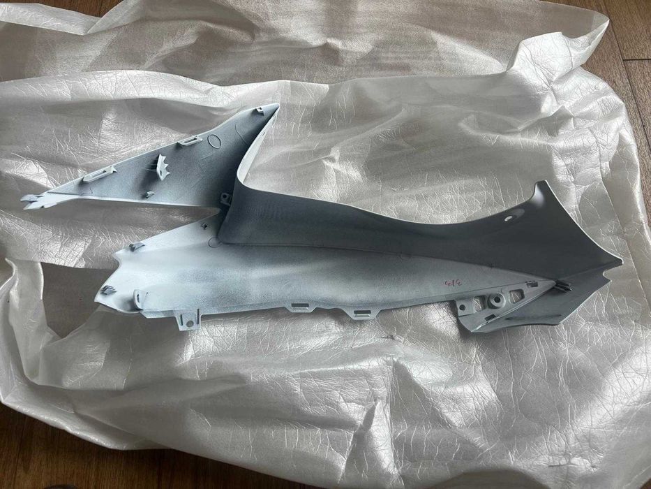 CARENAGEM TAMPA DIREITA OEM SUZUKI GSXR 6 0 0 2 0 1 3