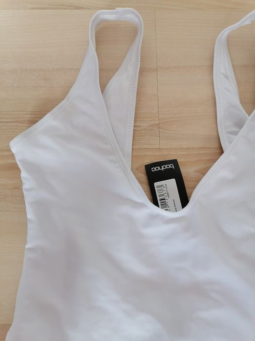 Boohoo strój kąpielowy biały z paskiem L